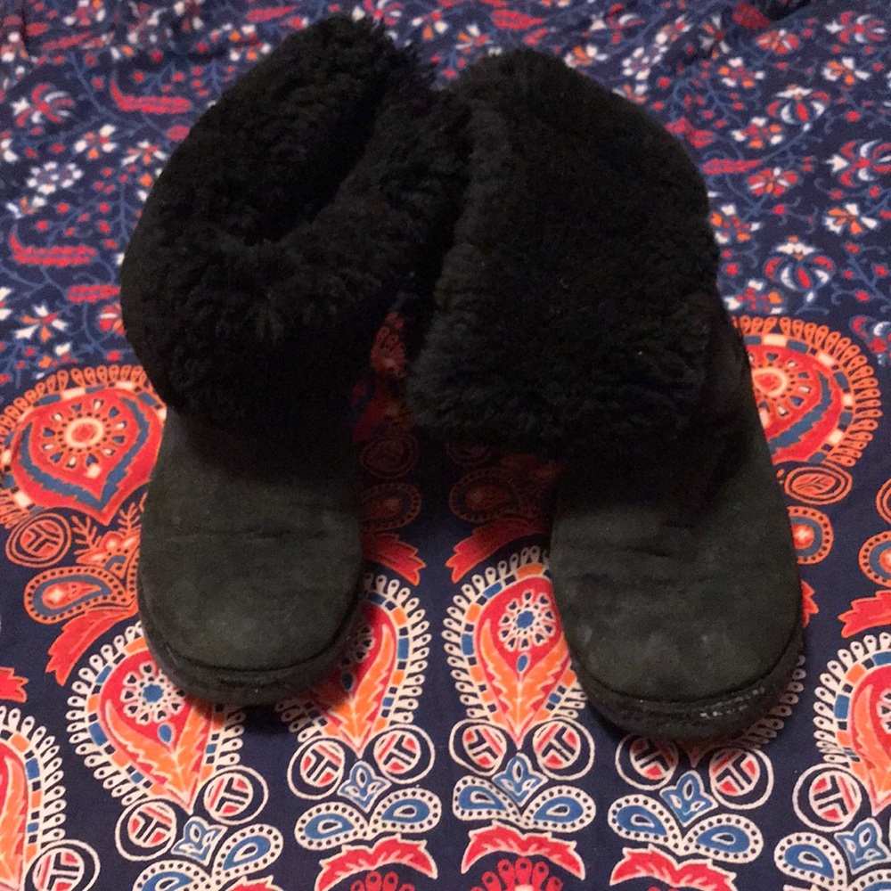 Worn out classic tall black ugg boots! 🥾